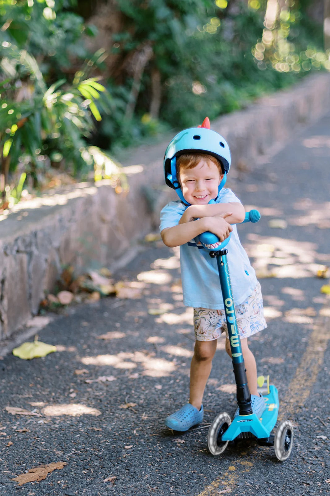 Micro Kickboard Micro Maxi Foldable LED Scooter - Petrol Green