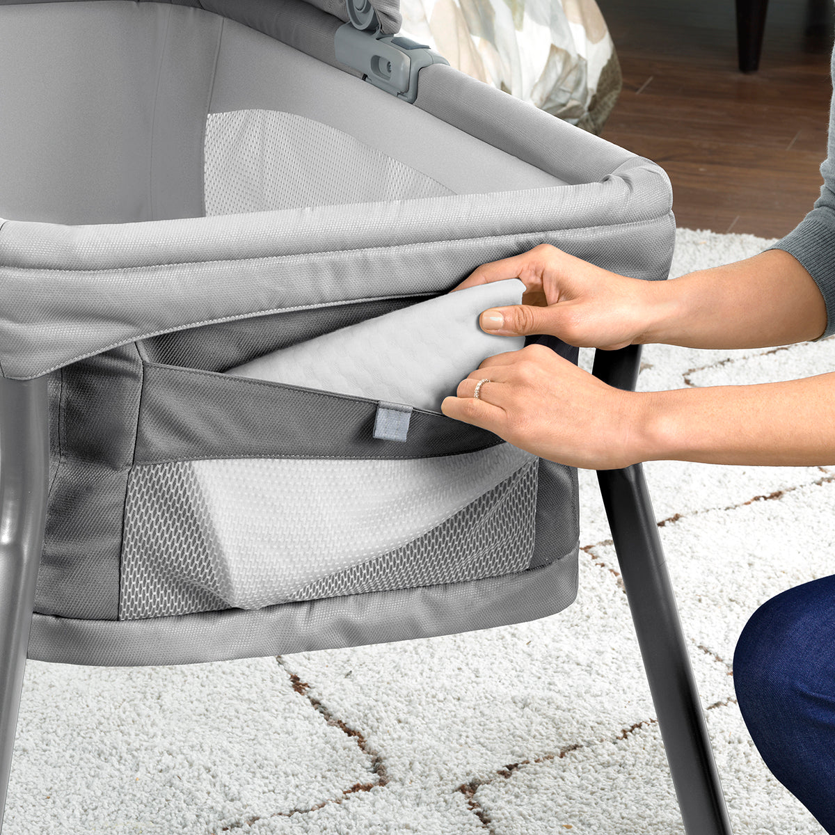 Chicco LullaGo Nest Portable Bassinet - Dove