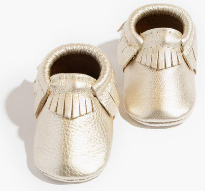 Freshly Picked Classic Moccasins, Size 3 - Platinum