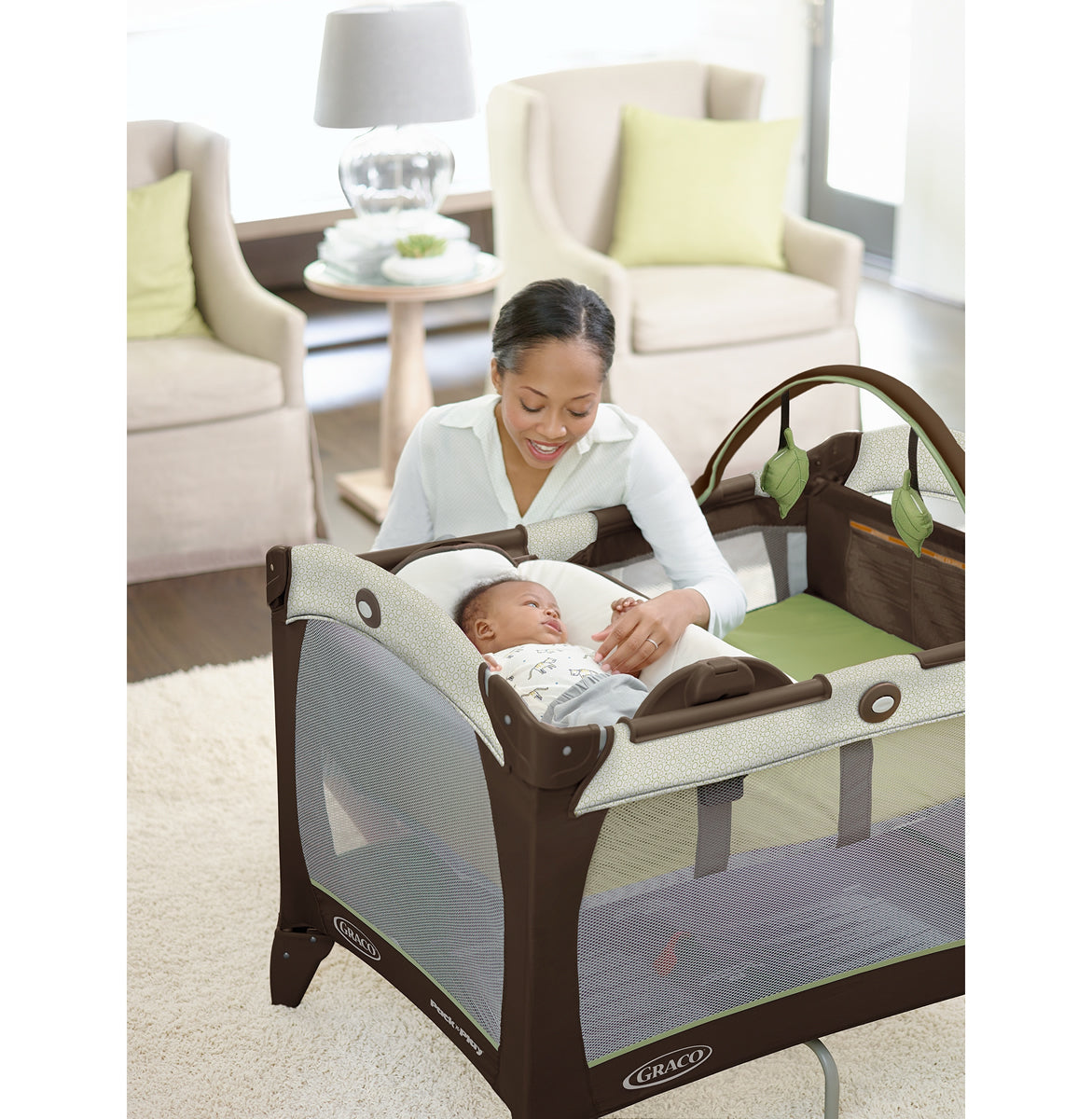 Graco Pack 'n Play Playard with Reversible Napper & Changer - Omni