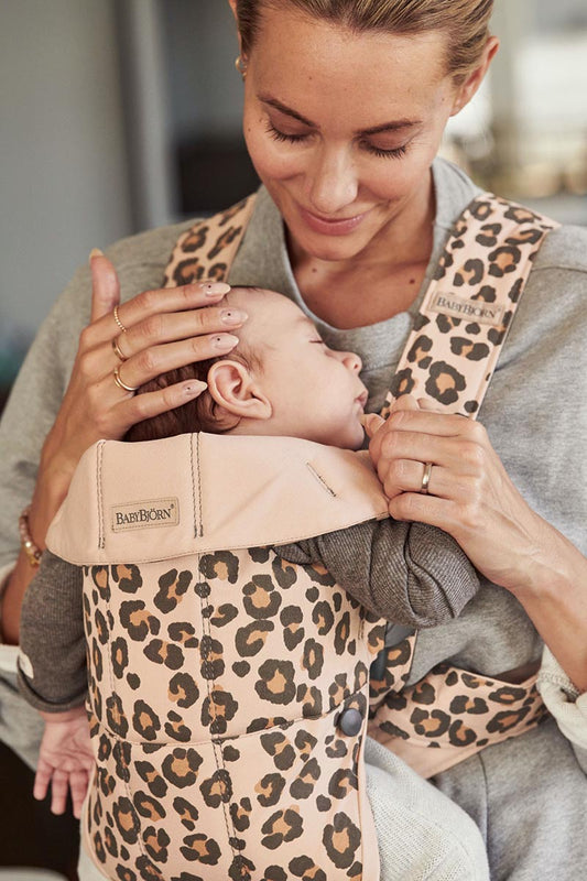 BabyBjörn Baby Carrier Mini Cotton, Beige Leopard