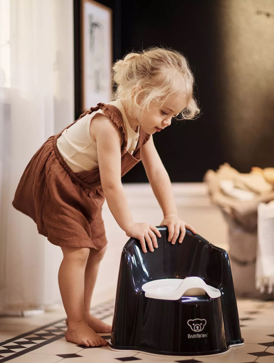 BabyBjorn Potty Chair - Black / White