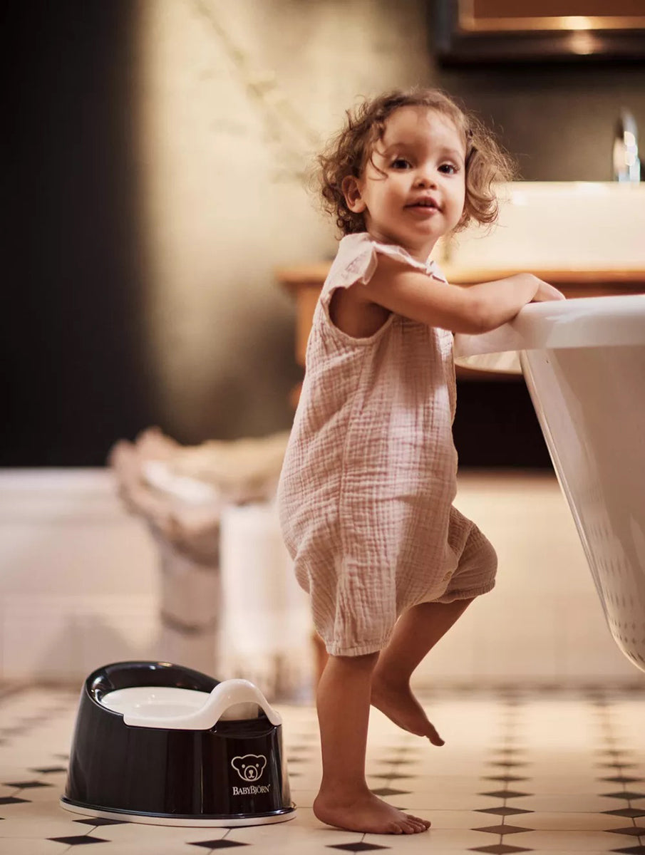 BabyBjorn Smart Potty - Black / White