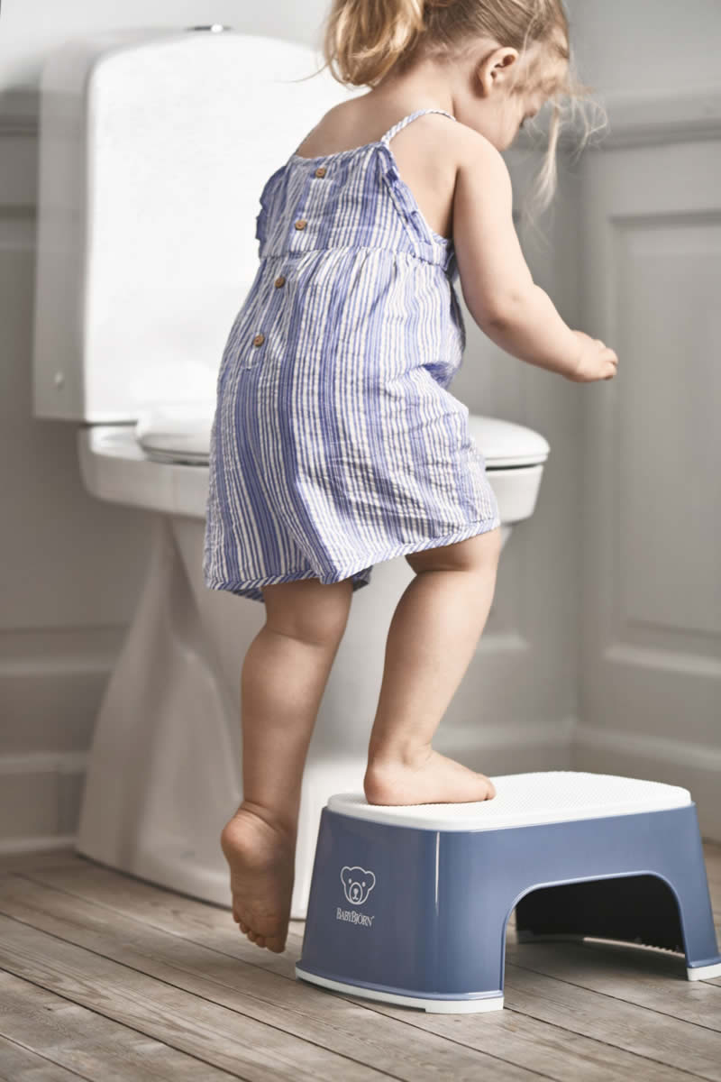 BabyBjorn Step Stool - Deep Blue/White