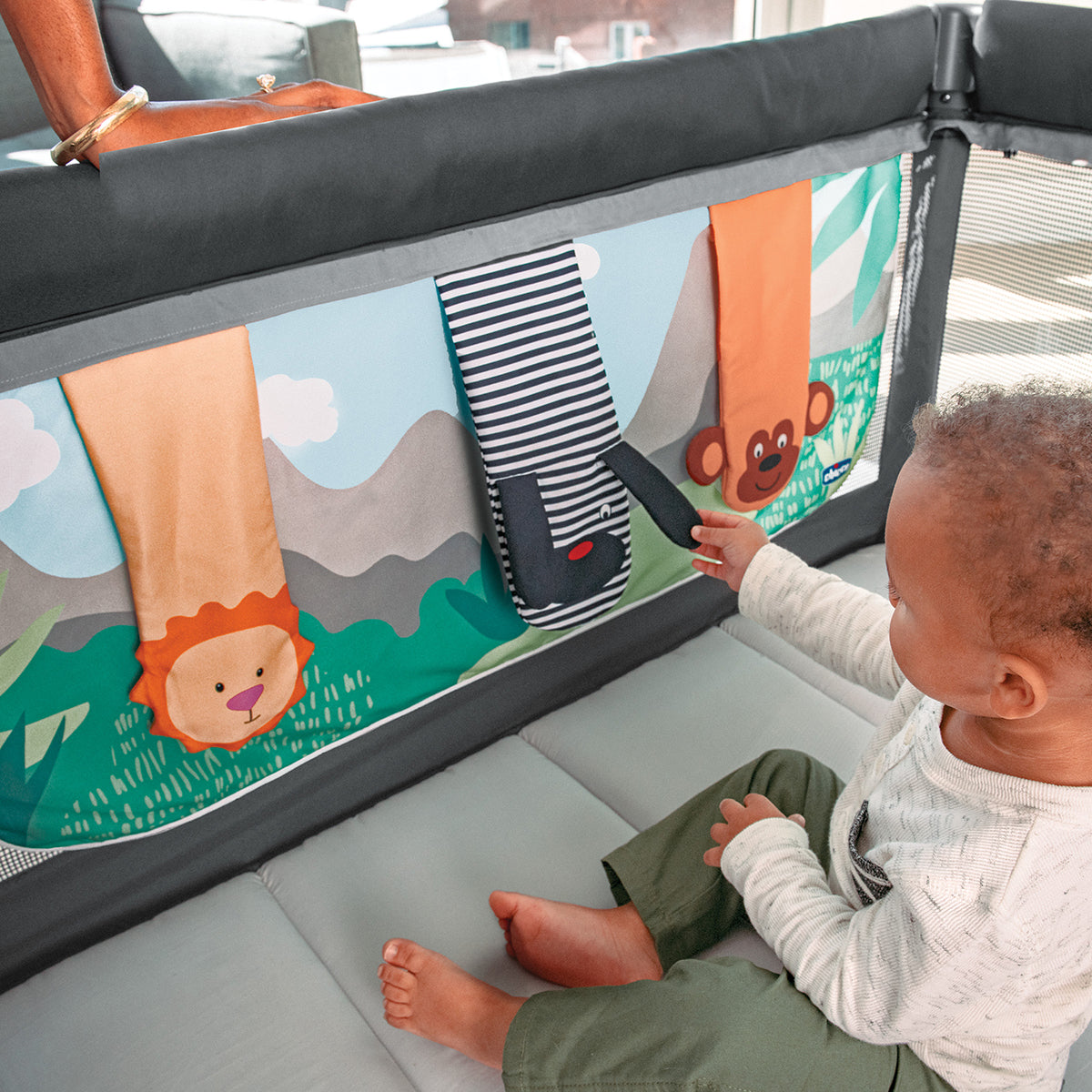 Chicco Dash Quick-Fold Playard - Charcoal