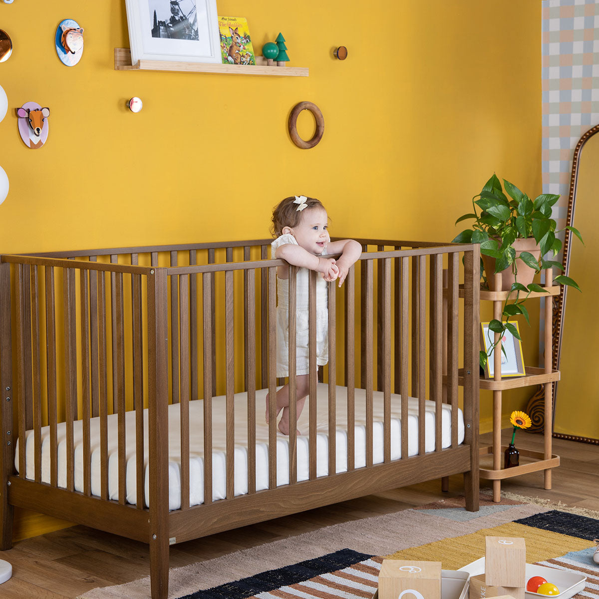 dadada Lala 3-in-1 Convertible Crib - Walnut