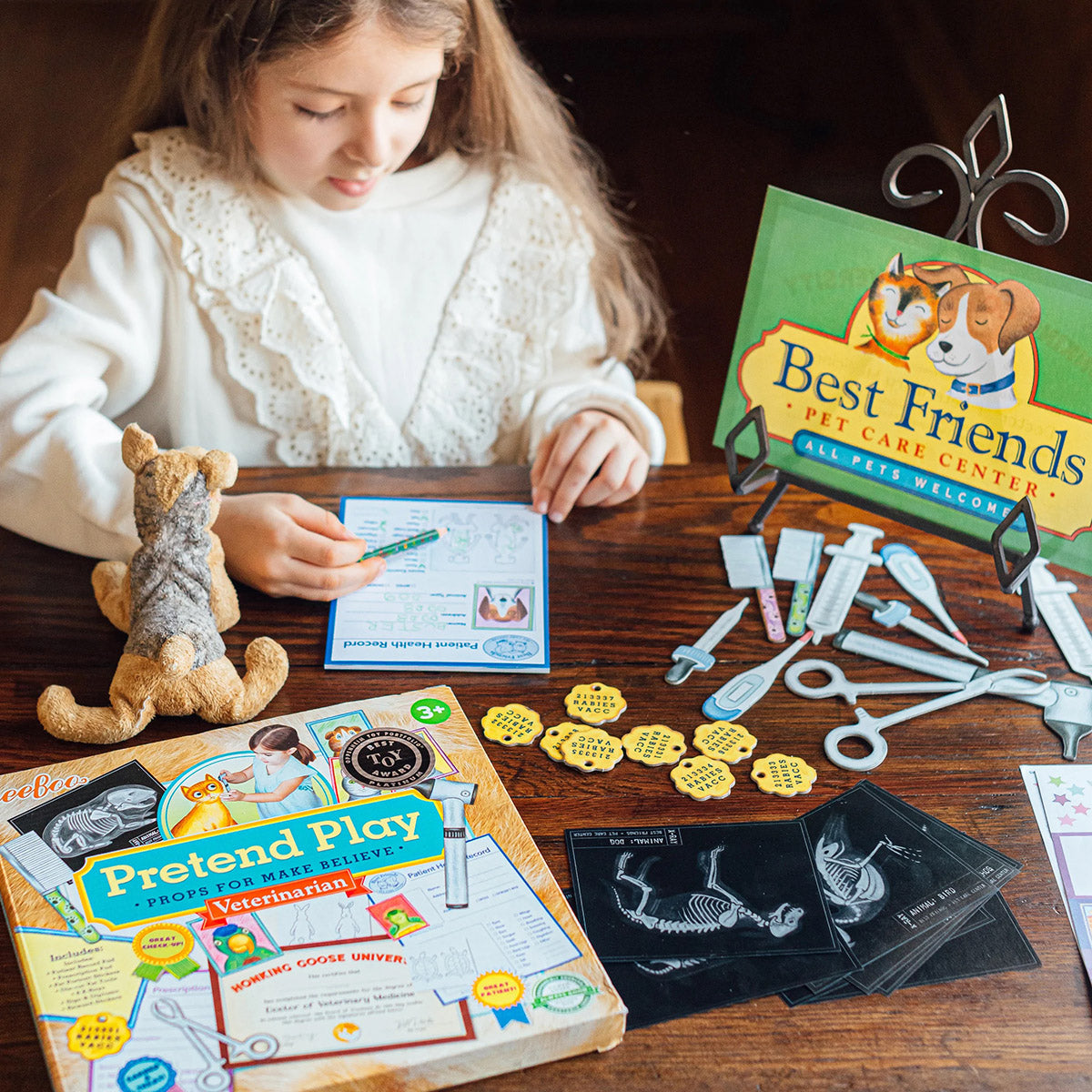 eeBoo Pretend Play Set - Veterinarian