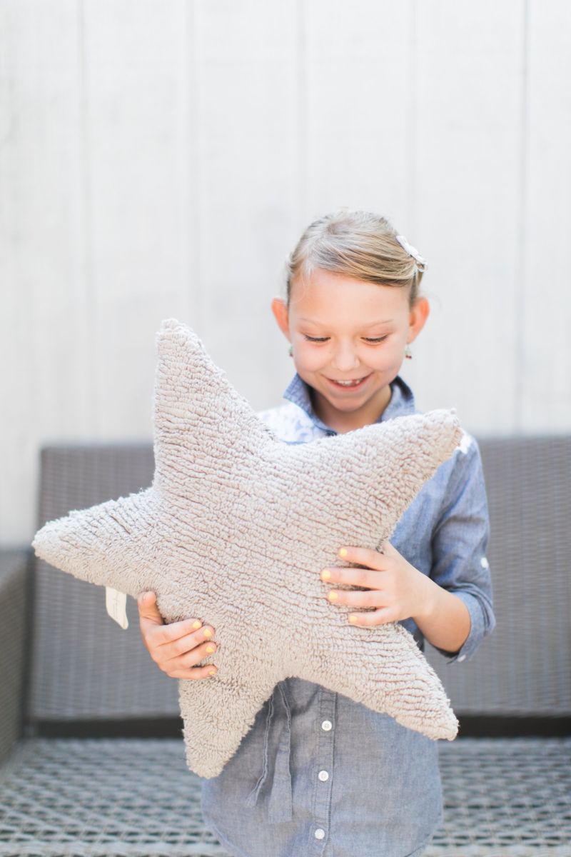 Lorena Canals Star Cushion - Light Grey (1'9" x 1'9")