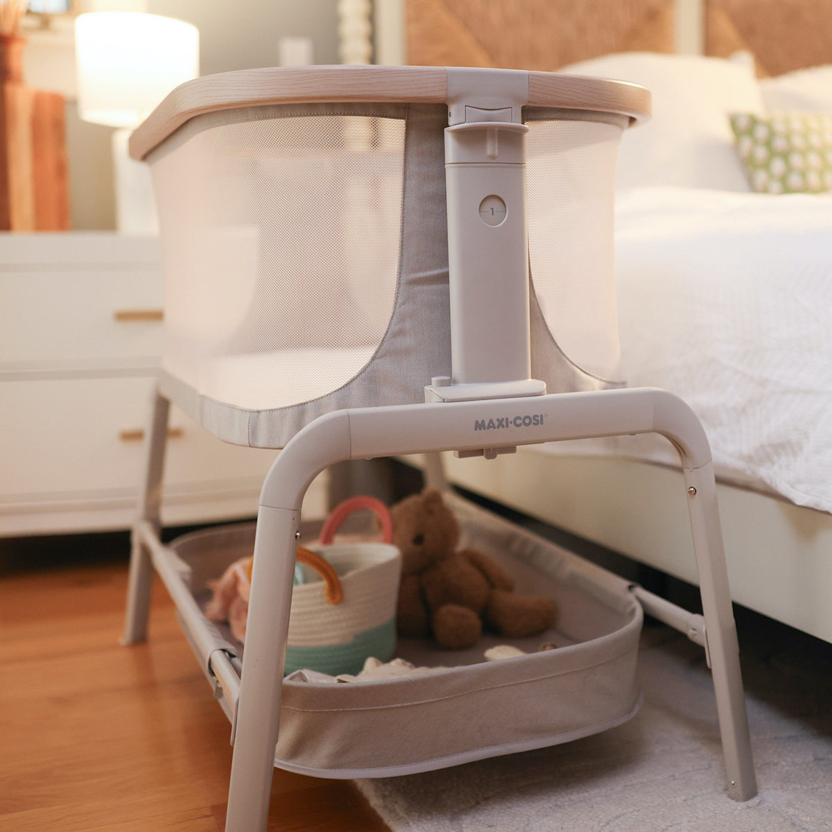 Maxi-Cosi Iora Bedside Bassinet - Classic Oat