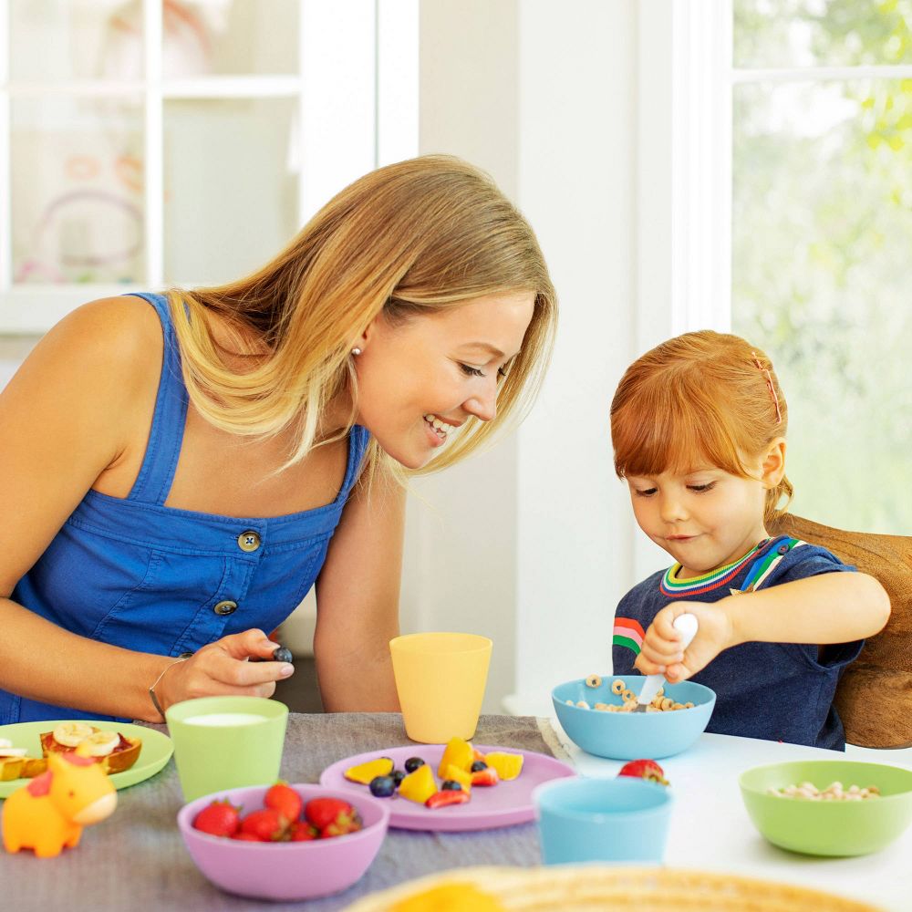 Munchkin Toddler Dining Set with Splash Utensils, 16 Piece Set