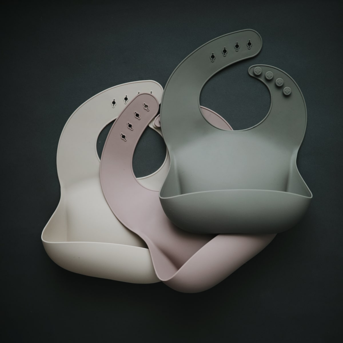 Mushie Silicone Baby Bib - Blush