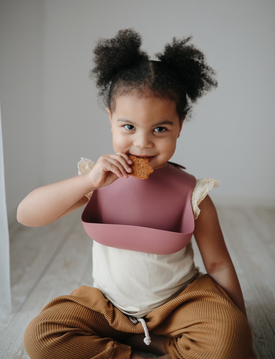 Mushie Silicone Baby Bib - Rainbows