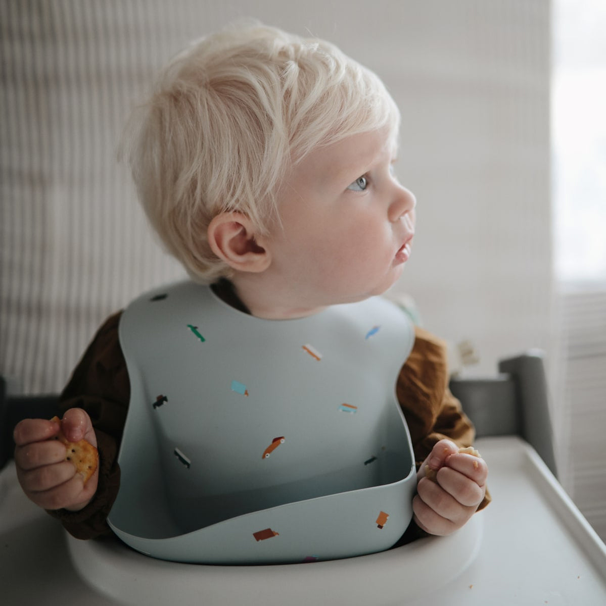 Mushie Silicone Baby Bib - Retro Cars