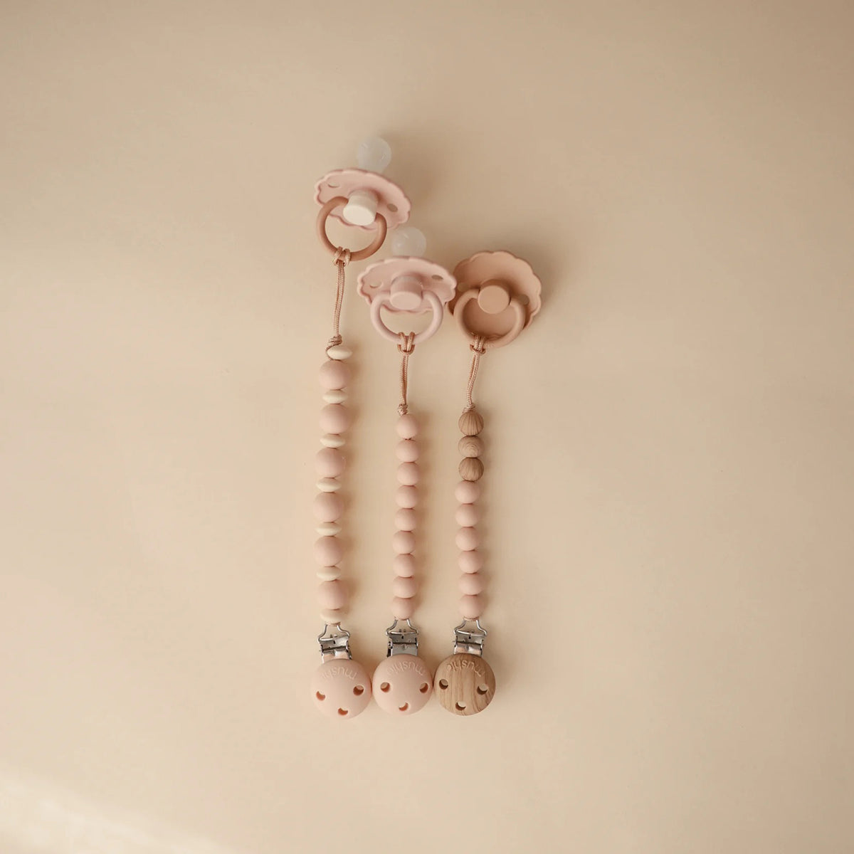 Mushie Silicone Pacifier Clip Eva - Blush