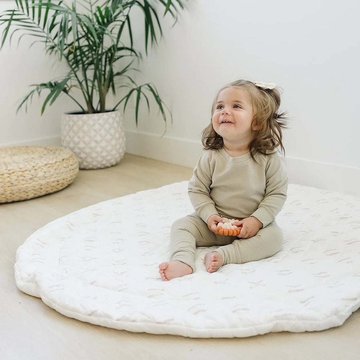 Poppyseed Play Extra Padded Round Play Mat - Neutral Lines