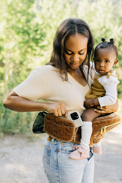 Tushbaby Hip Seat Carrier, Velvet - Sable