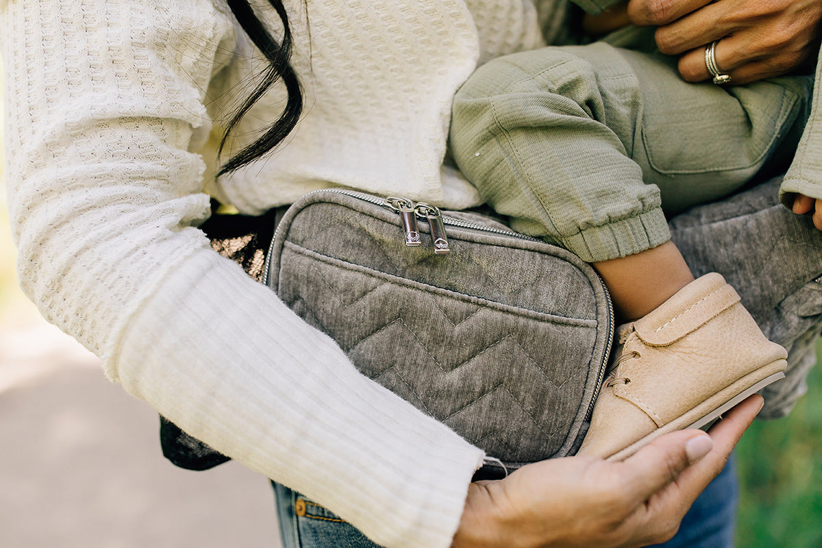 Tushbaby Hip Seat Carrier, Velvet - Silver