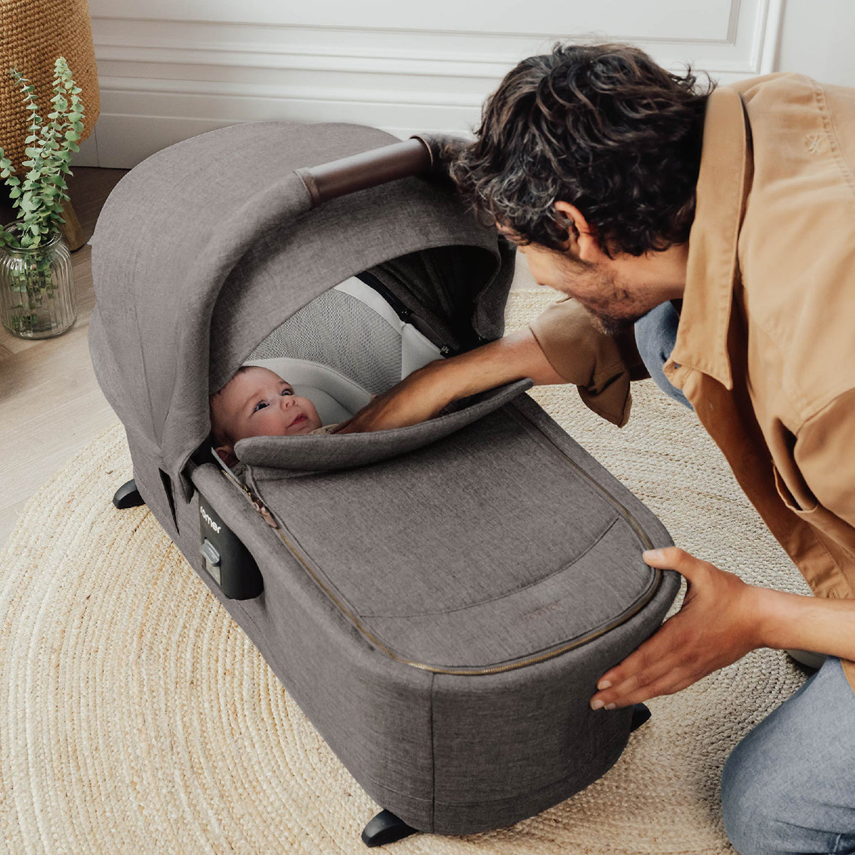 Romer Sera Bassinet - Truffle