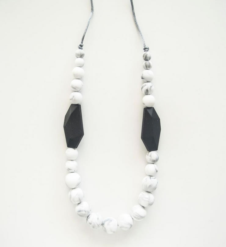 Loulou Lollipop Noelle Statement Necklace - Marble