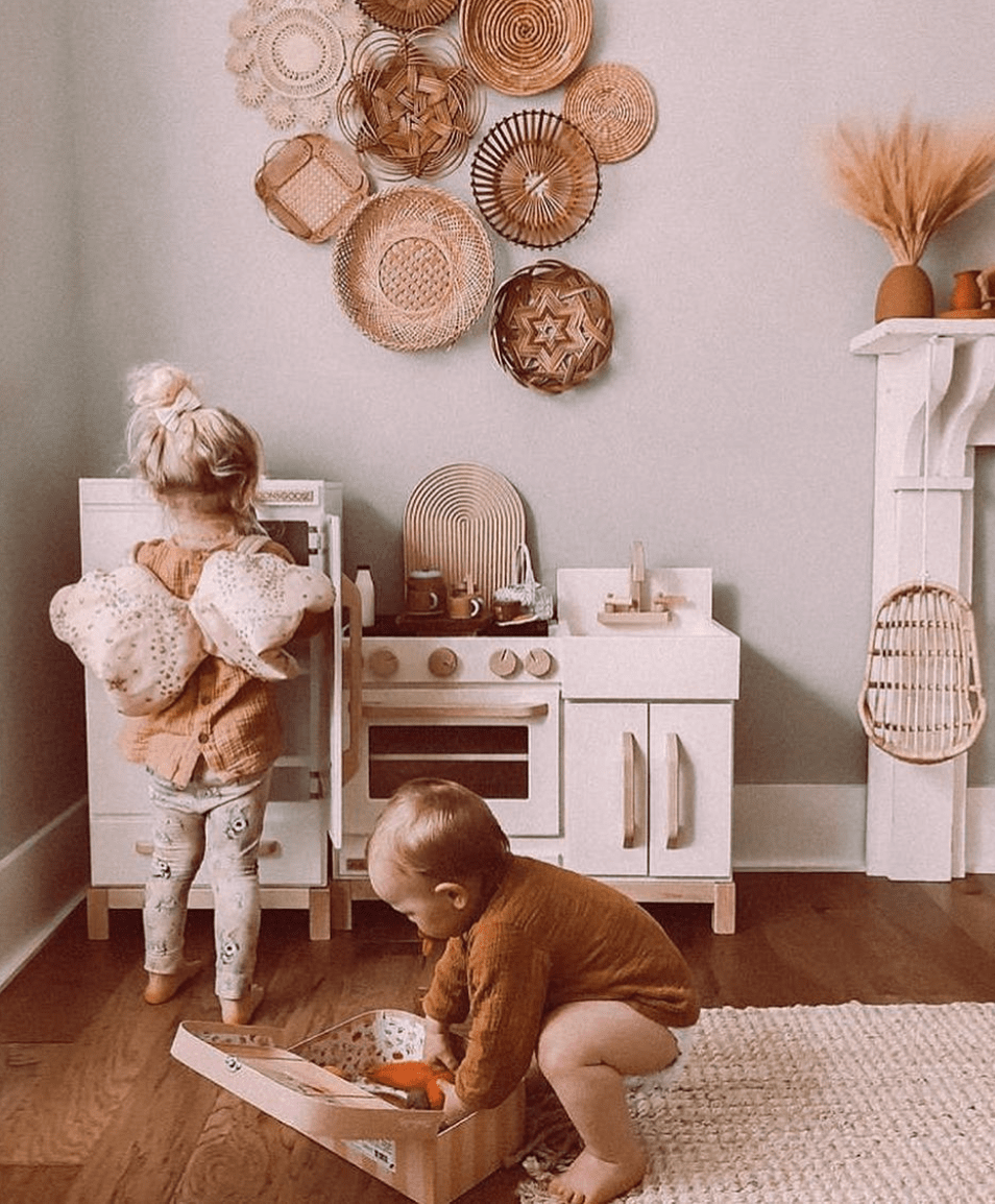 Milton & Goose Essential Play Kitchen - White