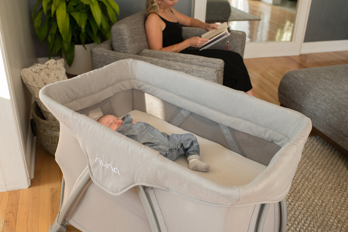 Nuna COVE Aire Go Playard - Frost