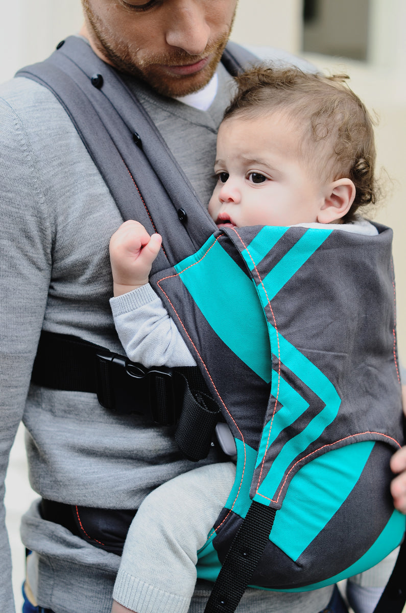 We Made Me Venture 2 in 1 Baby Carrier - Black Gradient Spot